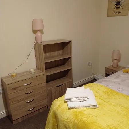 Cosy 2 Bed Dewsbury Road City Heaven Apartment Leeds (West Yorkshire)