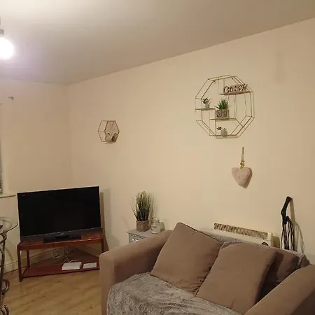 Cosy 2 Bed Dewsbury Road City Heaven Leeds (West Yorkshire)