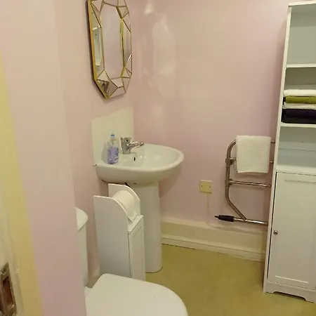 Cosy 2 Bed Dewsbury Road City Heaven Leeds (West Yorkshire)